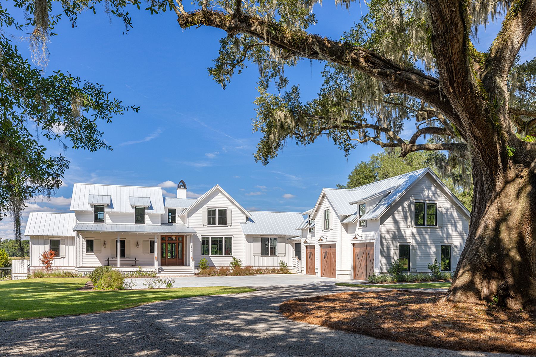 Custom Lowcountry home on Johns Island with large Grand Oak in the front