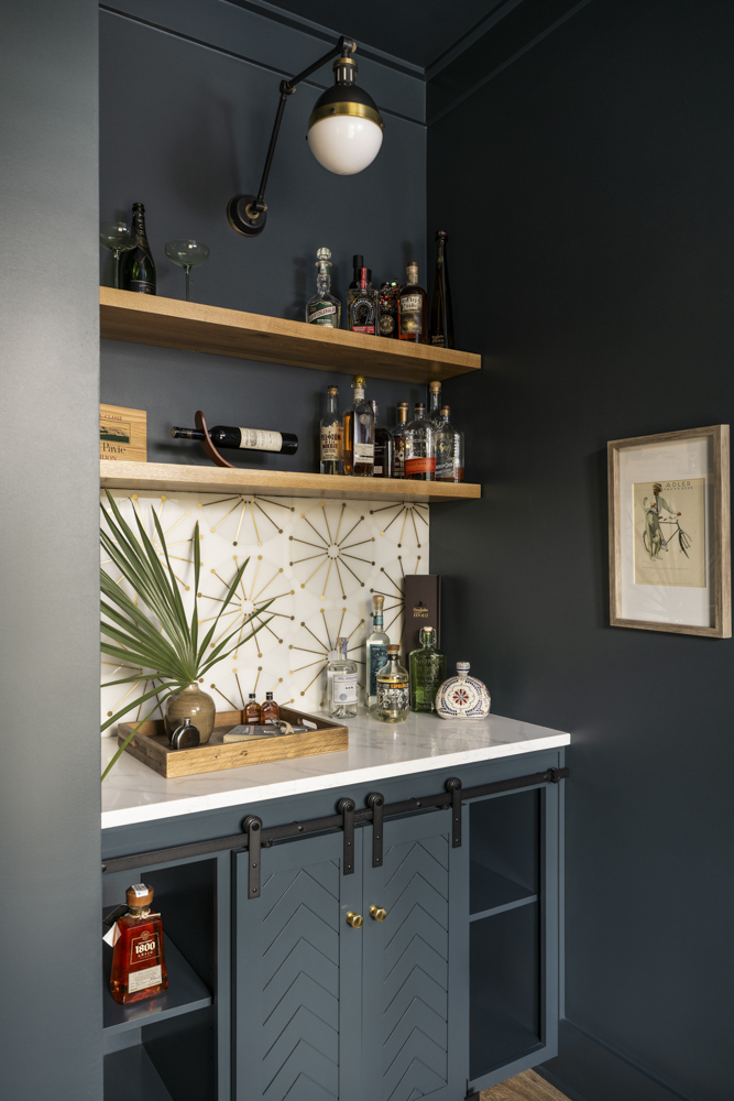 Butlers pantry and liquor cabinet Butlers pantry and liquor cabinet